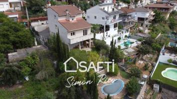 Casa en venta en Cervelló photo 0