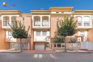 Adosada en venta en Armilla, San Miguel photo 0