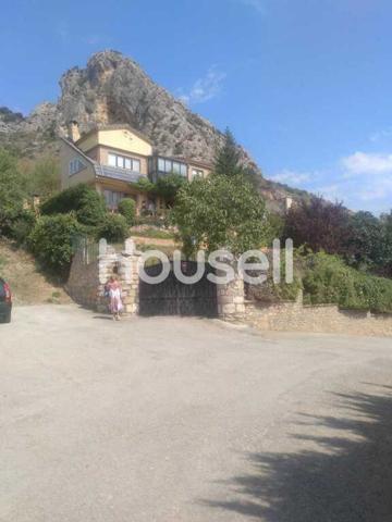 Casa con terreno en venta en Poza de la Sal photo 0