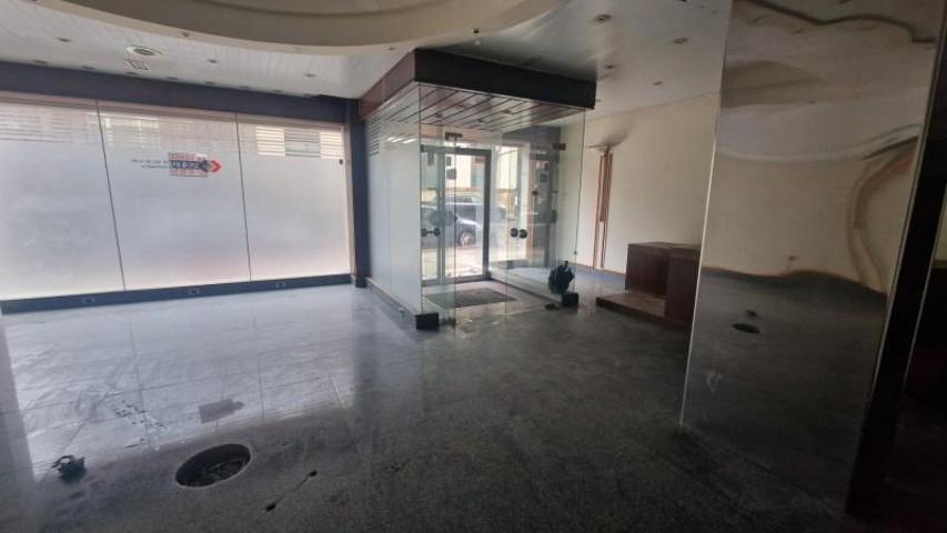 Local comercial en venta en Oviedo, Oviedo photo 0