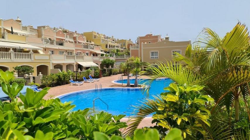 Apartamento en venta en Arona, Palm Mar photo 0