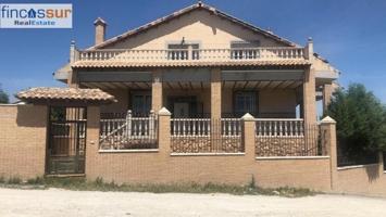 Casa con terreno en venta en Borox, AFUERAS PUEBLO photo 0
