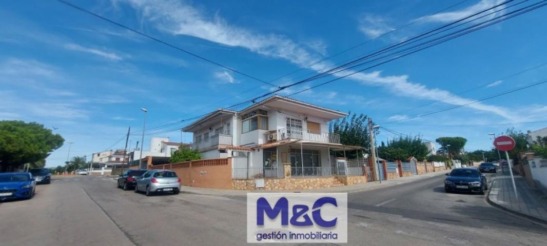 Chalet en venta en Torredembarra, Clara photo 0