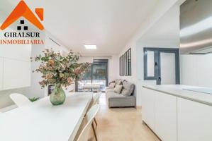 Adosada en venta en Sevilla, El Carmen photo 0