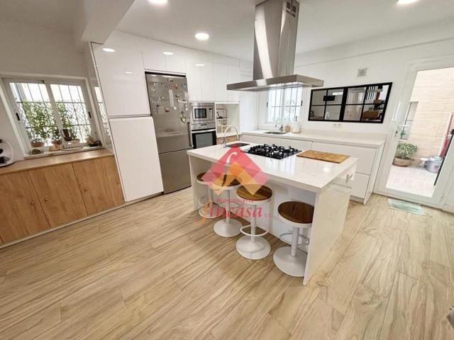 Casa en venta en Ronda, Centro photo 0