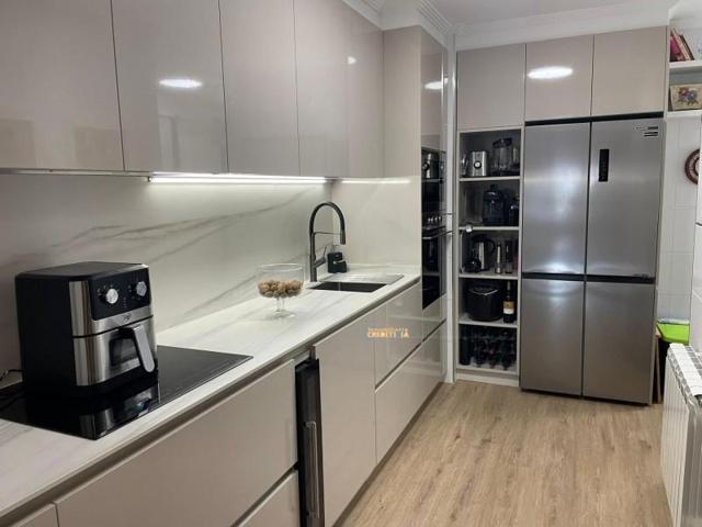 Piso en venta en Vigo, Fátima - Travesía de Vigo - San Xoán photo 0