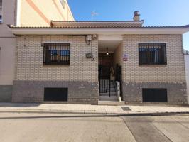 Casa en venta en Zaragoza, Oliver photo 0