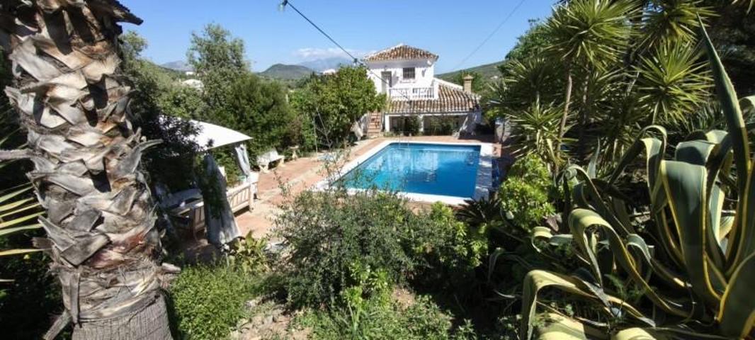 Casa con terreno en venta en Ríogordo, South of spain photo 0