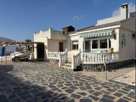 Chalet en venta en Torrevieja, El Chaparral photo 0