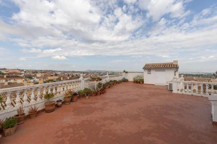 Casa en venta en Zubia, Área de Granada photo 0