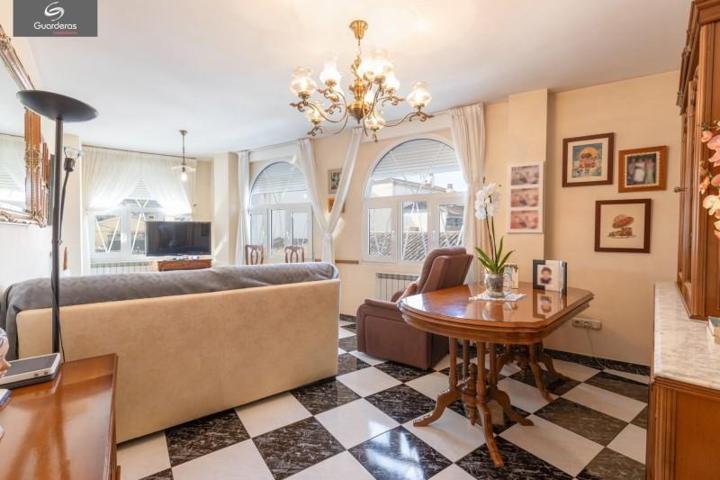 Casa en venta en Zubia, Área de Granada photo 0