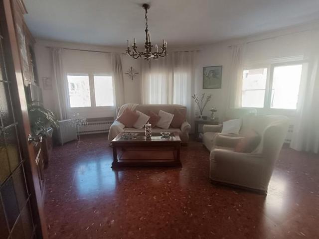 Piso en venta en Cornellà de Llobregat, Centre photo 0