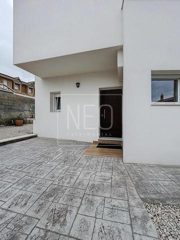 Chalet en venta en Huétor Vega, Zona metropolitana photo 0