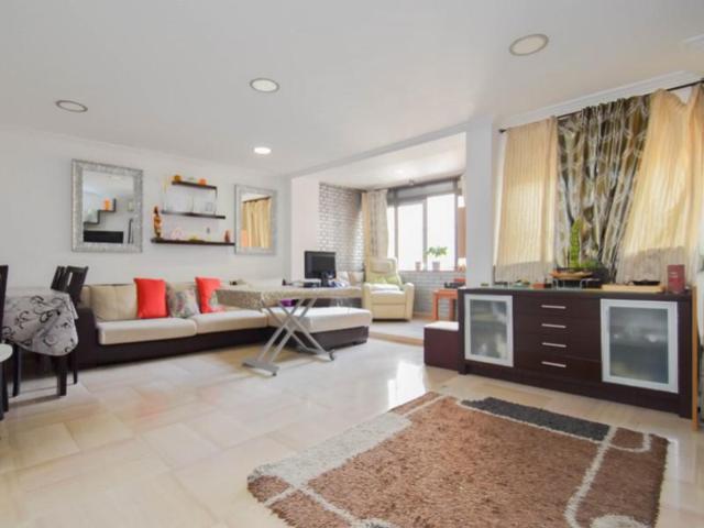 Piso en venta en Granada photo 0