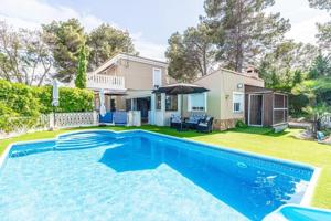 Chalet en venta en Alberic, Urbanizacion san cristobal photo 0