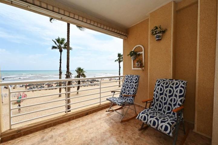 Apartamento en venta en Torrevieja, La Mata photo 0