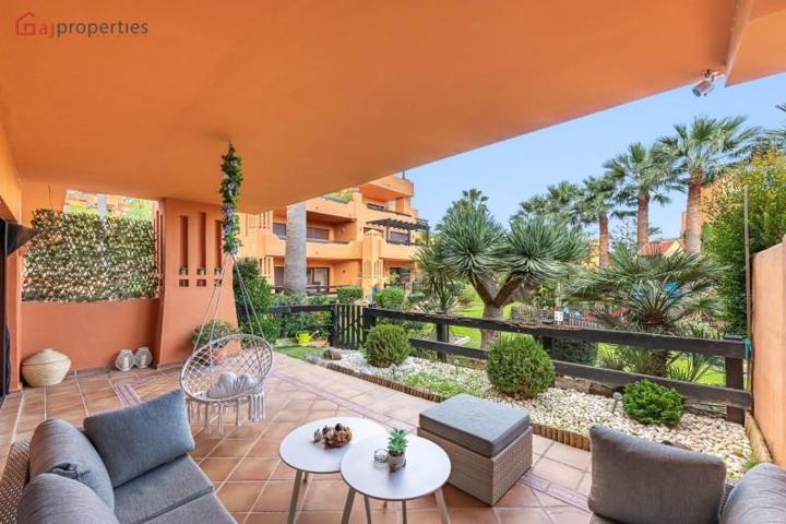 Apartamento en venta en Estepona, La Galera photo 0