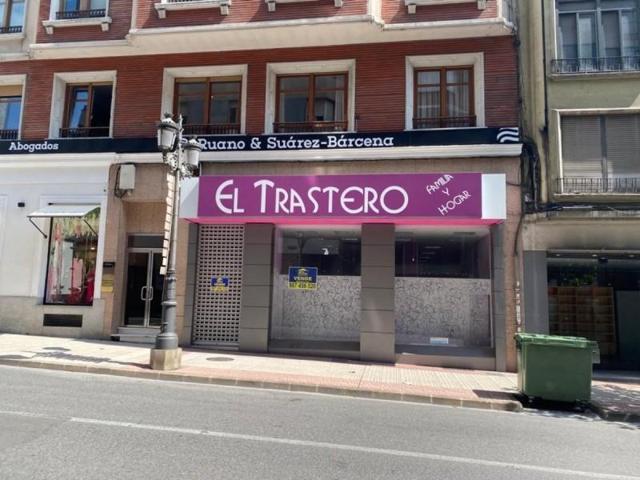Local comercial en venta en Ponferrada, Centro photo 0