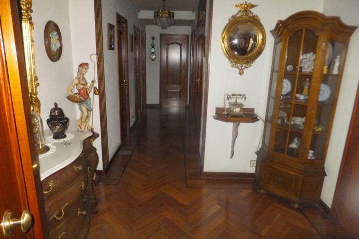 Piso en venta en Vitoria-Gasteiz, Centro photo 0