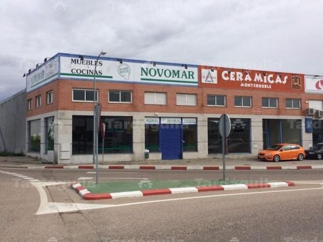 Nave industrial en venta en Villares de la Reina, P.I Los Villares photo 0