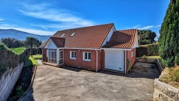 Chalet en venta en Entrambasaguas, Pontejos photo 0