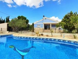 Casa en venta en Yecla photo 0