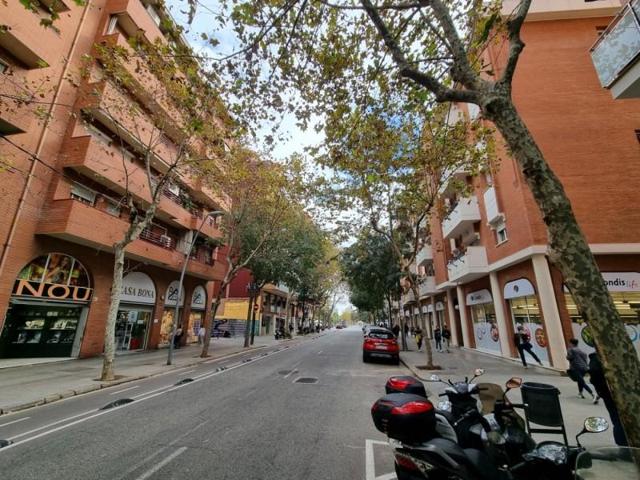Local comercial en venta en Barcelona, El Poblenou photo 0