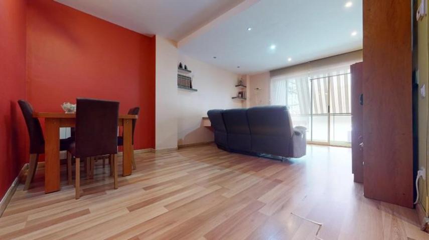 Piso en venta en Castelldefels, Els Canyars photo 0