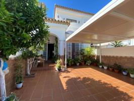 Adosada en venta en Chiclana de la Frontera, El campito photo 0