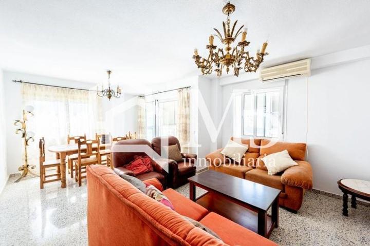 Piso en venta en Torre del Mar photo 0