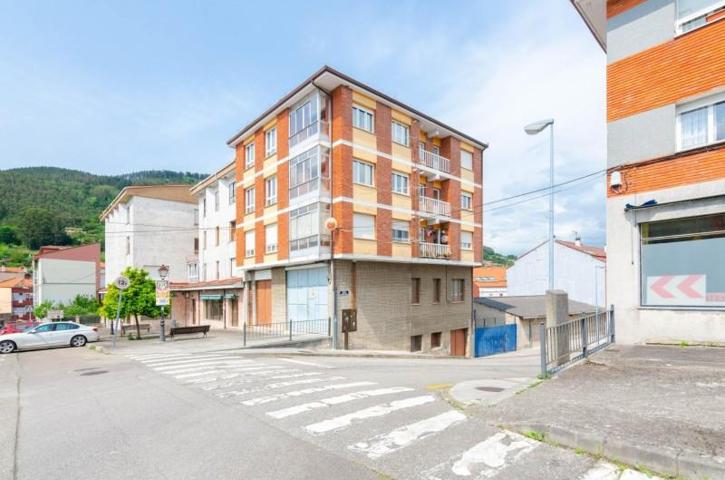 Edificio en venta en Salas, Salas photo 0