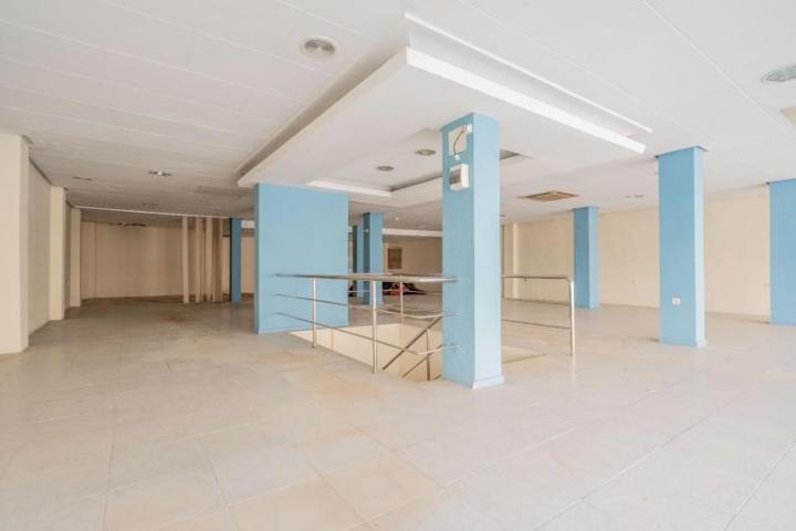 Local comercial en venta en Benetússer, Barrio de la estacion 4 photo 0