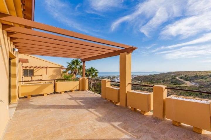 Apartamento en venta en Benahavís, El Paraiso photo 0