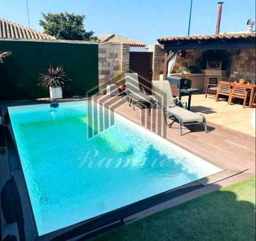 Chalet en venta en Chiclana de la Frontera, LAS LAGUNAS, LAS LAGUNAS photo 0