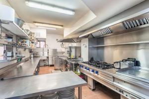 Local comercial en venta en L'Hospitalet de Llobregat, Santa Eulalia photo 0