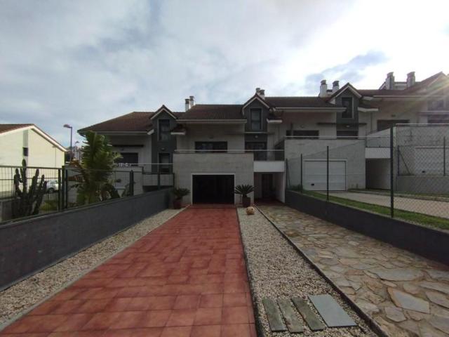 Adosada en venta en Vilagarcía de Arousa, Cornazo - Rubianes photo 0