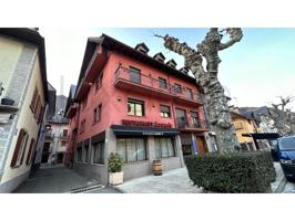 Local comercial en venta en Bossòst photo 0
