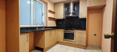 Casa en venta en Sant Hipòlit de Voltregà, Sant Hipòlit de Voltregà photo 0