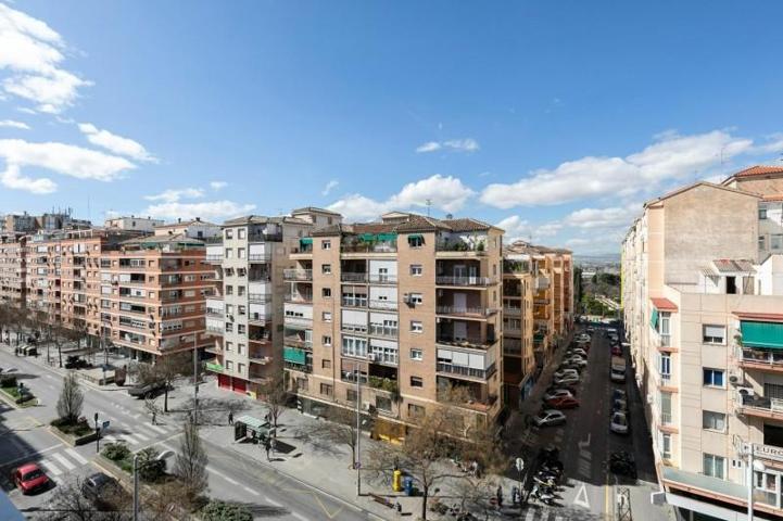 Piso en venta en Granada, Centro photo 0