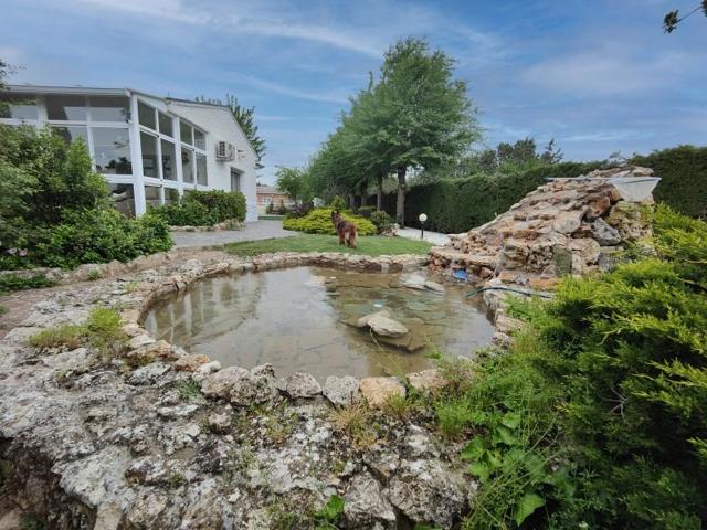 Chalet en venta en Nuevo Baztán photo 0