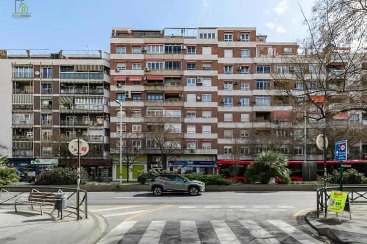 Piso en venta en Granada, Centro photo 0