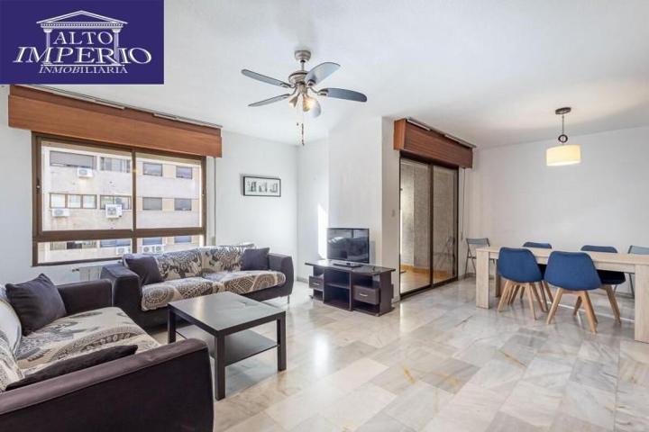 Piso en venta en Granada, Gran capitan photo 0