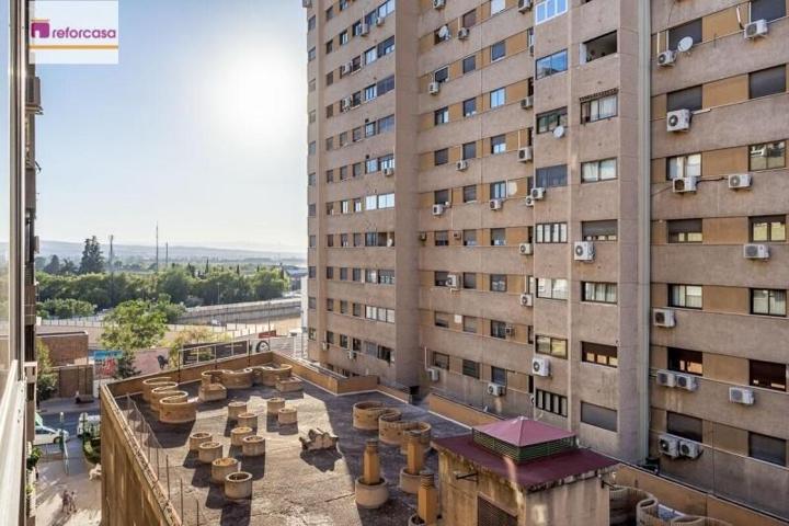 Piso en venta en Granada, Gran capitan photo 0