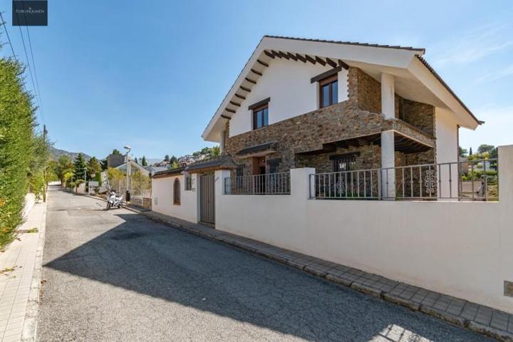 Chalet en venta en Zubia, CUMBRES VERDES photo 0