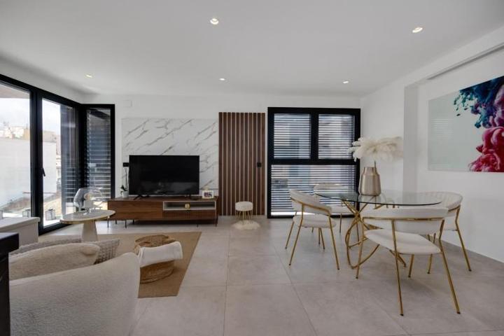 Apartamento en venta en Torrevieja, Torrevieja photo 0