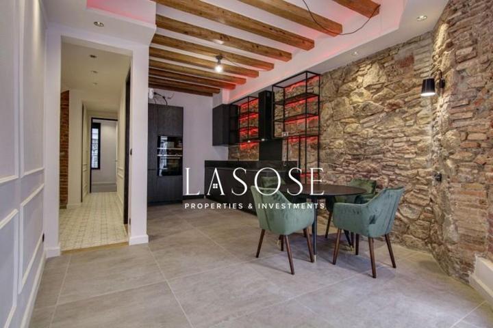 Planta baja en venta en Barcelona, Hostafrancs photo 0