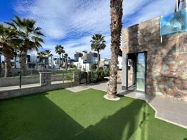 Chalet en venta en Orihuela Costa, Lomas de Cabo Roig photo 0