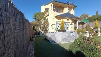 Chalet en venta en Carranque photo 0