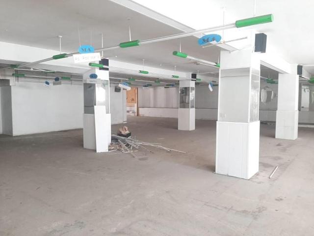 Local comercial en venta en Badalona, La Salut - Lloreda photo 0