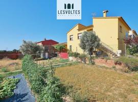 Chalet en venta en Mont-ras, Carrer de Tramontana, 17253 photo 0